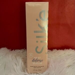 NIB Silk'e Heat Defense Hair Serum